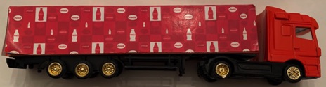 10302-1 € 6,00 coca cola vrachtwagen afb flesjes ca 20 cm.jpeg